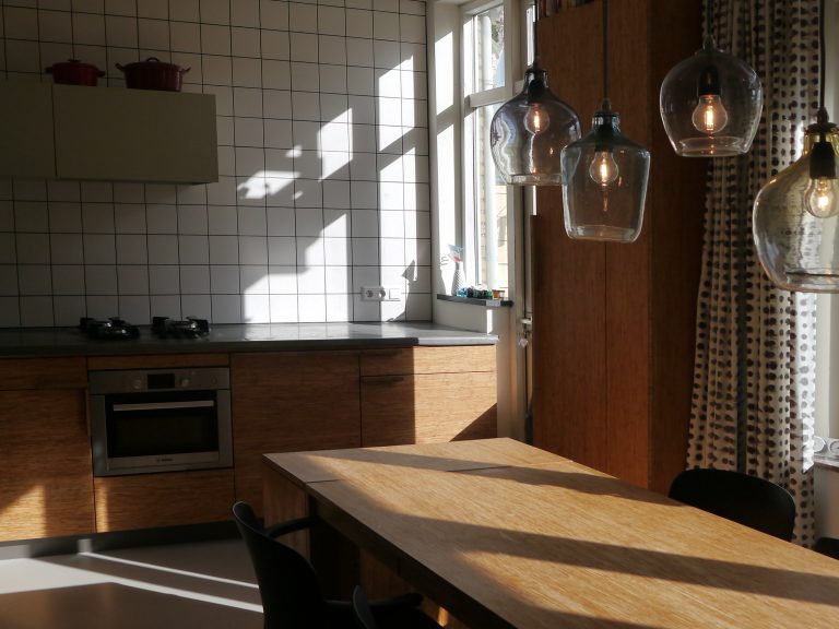 keuken-beton-bamboe-hoek-eettafel